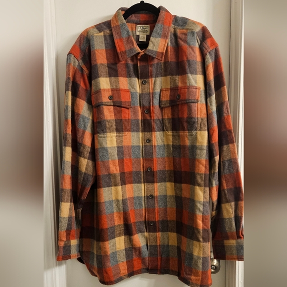 LL Bean Mens Cozy Plaid Flannel Shirt in Red and Brown